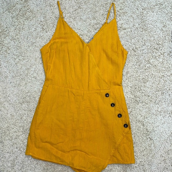 J for Justify Skort Romper Golden Amber V-Neck Lined Size Medium - Picture 7 of 11